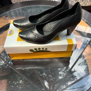 Brand New Black Comfort Pumps by Spring Step Size 9